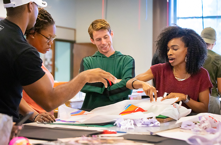 UL Lafayette students with instructor