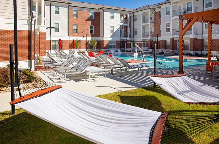 Heritage apartment poolside