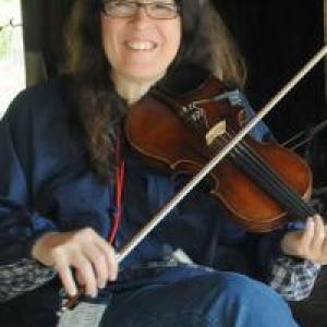 Headshot photo of Gina Forsynth